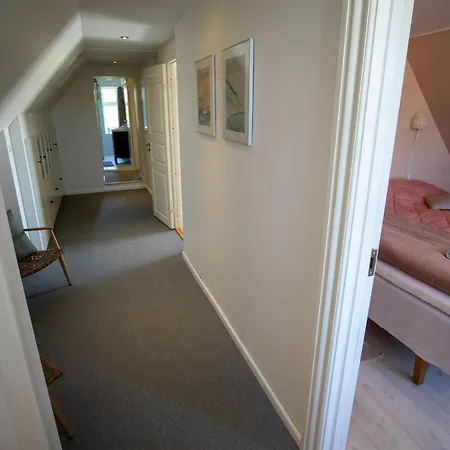 Bed and Breakfast Mosters *